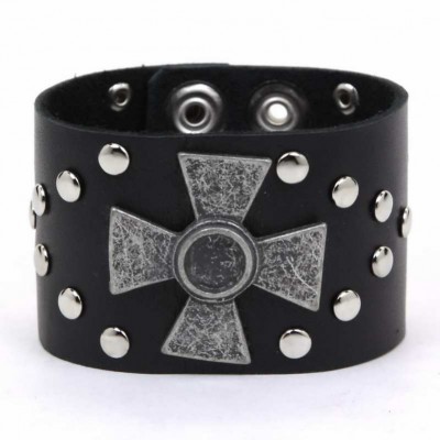 Напульсник мальтийский крест и клепки 1