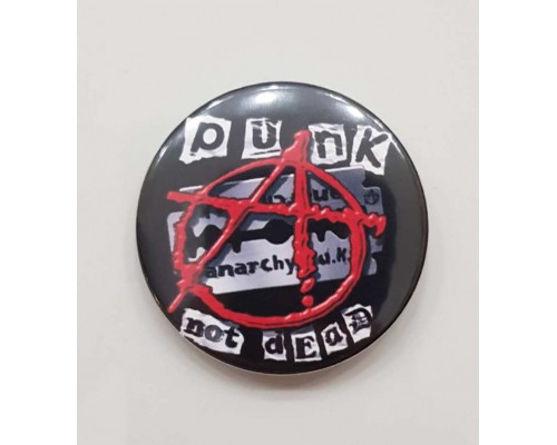 Значок Punks not dead 1