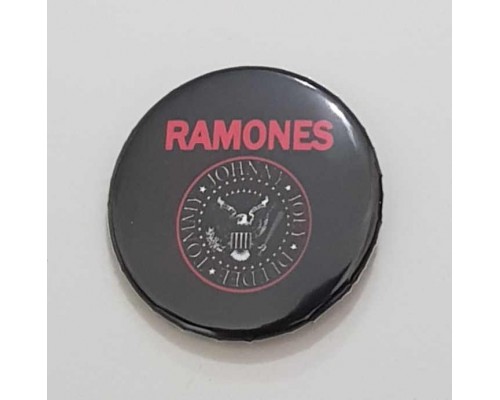 Значок Ramones 3